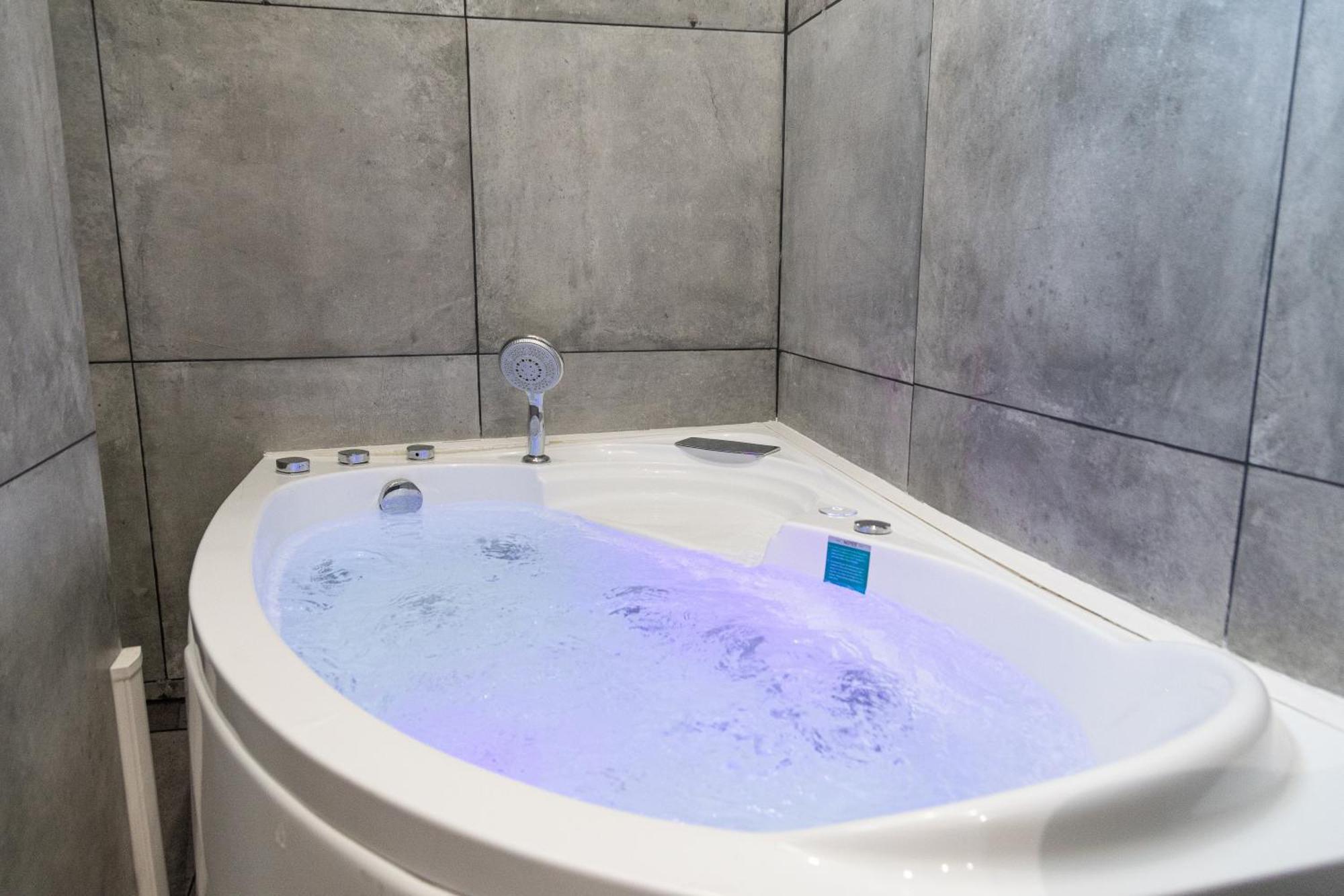 Lavie Maison Eiffel Ac Hot Tub パリ エクステリア 写真